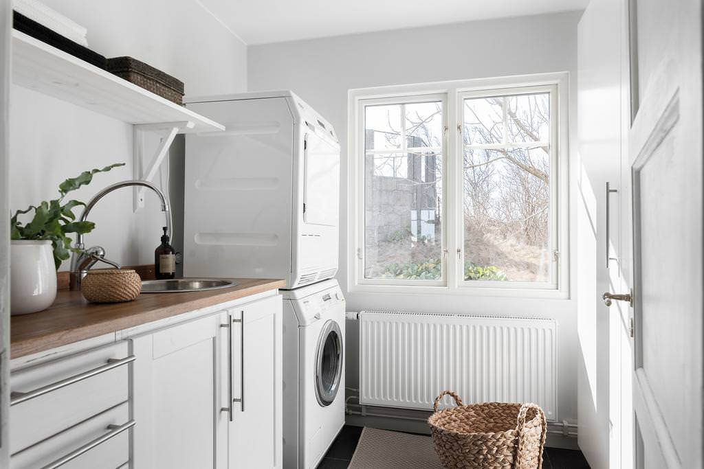 Nyrenoverat badrum i kontor. Sundbyberg Duvbo